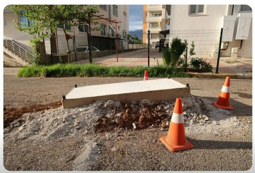 Kanalizasyon Kokusu Mahalle Sakinlerini İsyan Ettirdi