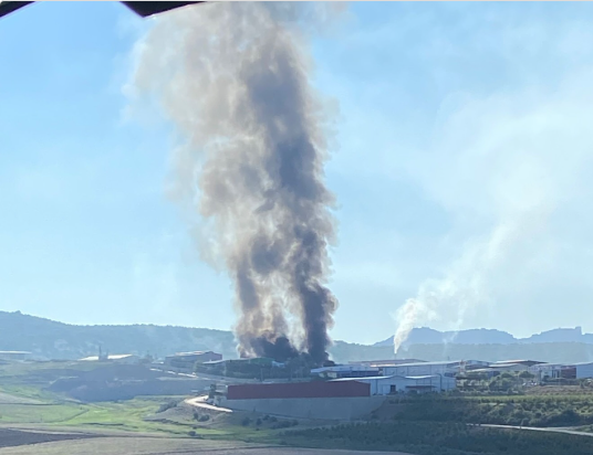 Kozan'da Narenciye Paketleme Tesisinde Yangın: Müdahale Sürüyor