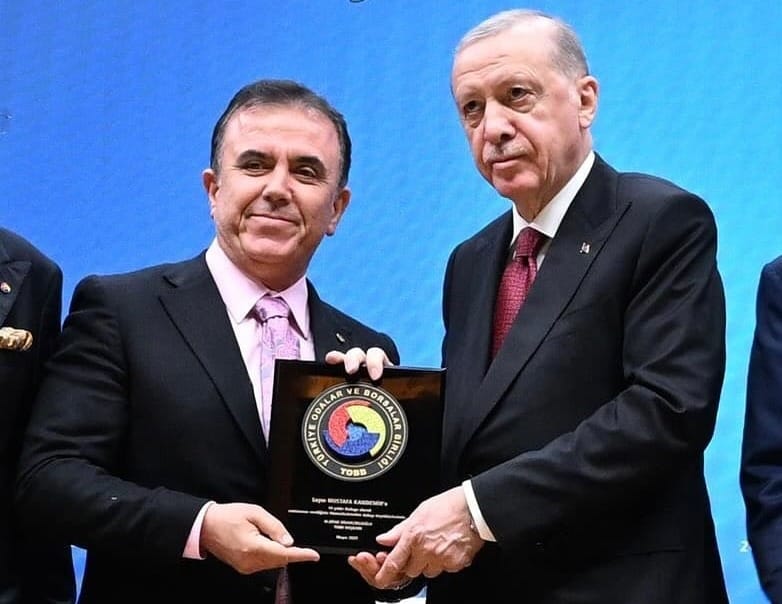 Kozan Ticaret Odası Başkanı Mustafa Kandemir’e “Şeref Hizmet Ödülü”