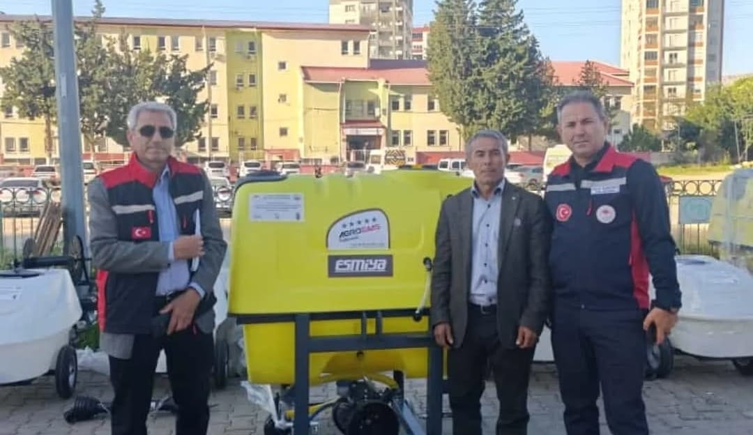 Kozan'da KDAKP Kapsamında 22 Çiftçiye Tarım Makinesi Hibe Edildi