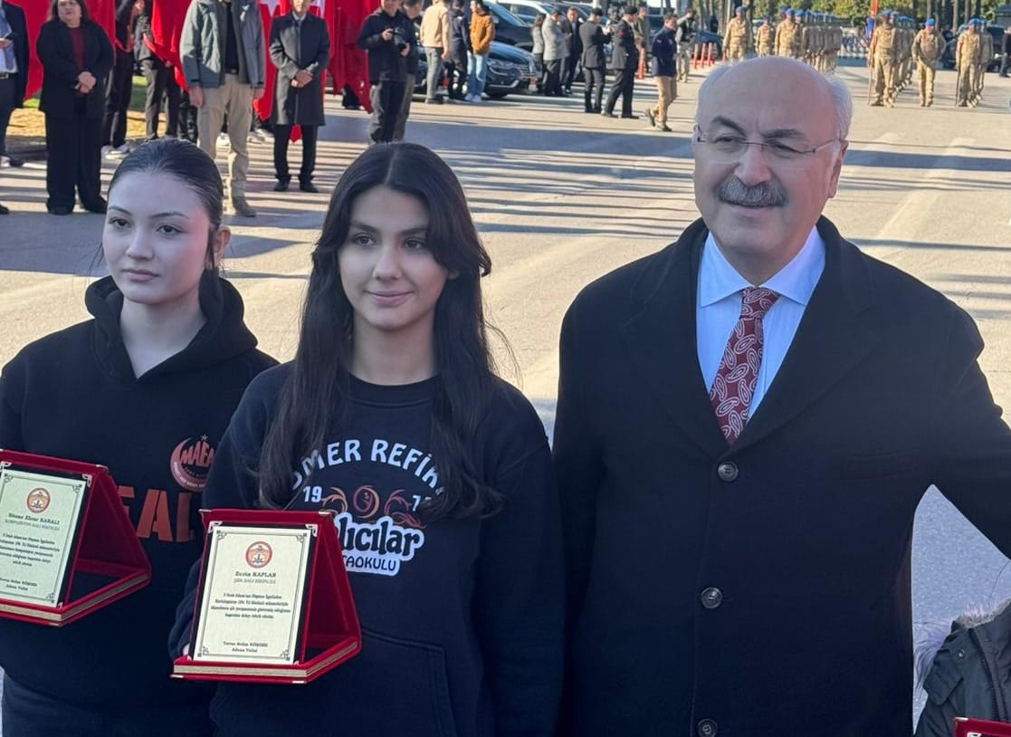 Kozanlı Hüsne Ebrar, 5 Ocak Kompozisyon Yarışmasında Adana Birincisi Oldu!