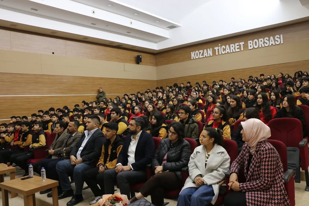 Başkan Atlı Fatihli Gençlerle Geleceği Konuştu