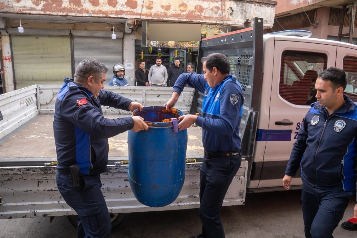 Adana Seyhan'da Tonlarca Sahte Şampuan ve Deterjan Ele Geçirildi!