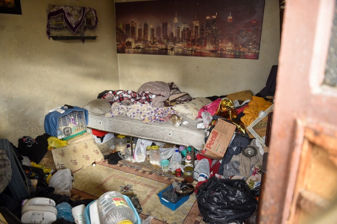 Görenler Gözlerine İnanamadı: Müstakil Evden Kamyonlarca Çöp Çıktı