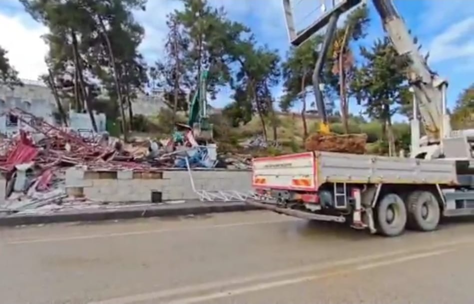 Seyhan Baraj Gölü Çevresindeki Kaçak Yapıların Yıkımı Devam Ediyor