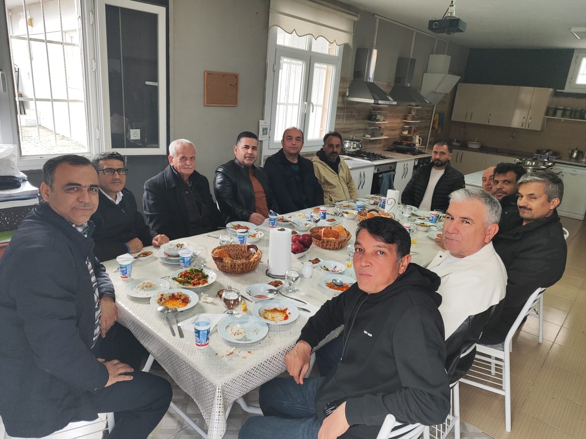 ​Kozan’da Anlamlı Buluşma: Tapanlı Eğitimciler Bir Araya Geldi