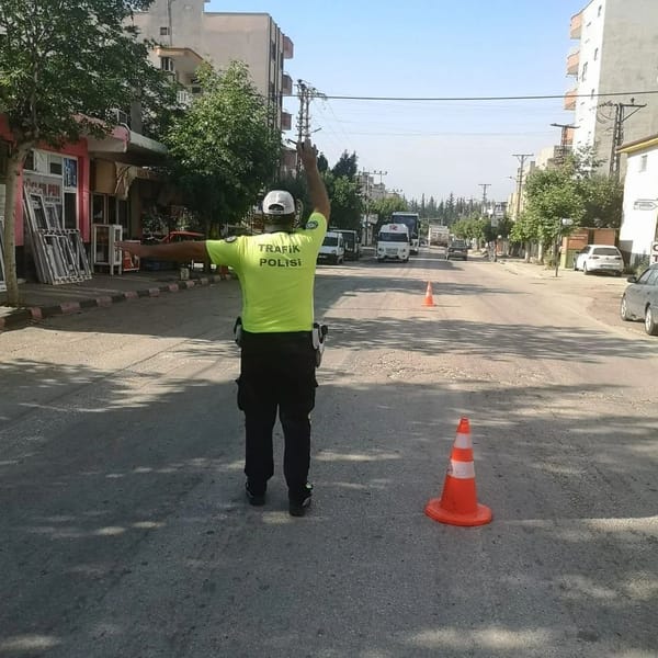 Kozan'da Güven Uygulamaları: Dolandırıcılık Suçundan Bir Şahıs Yakalandı