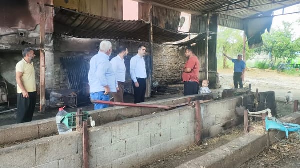 Kaymakam Bahattin Arslanköylü Yangında Ahırı Yanan Emrah Yiğen'i Ziyaret Etti