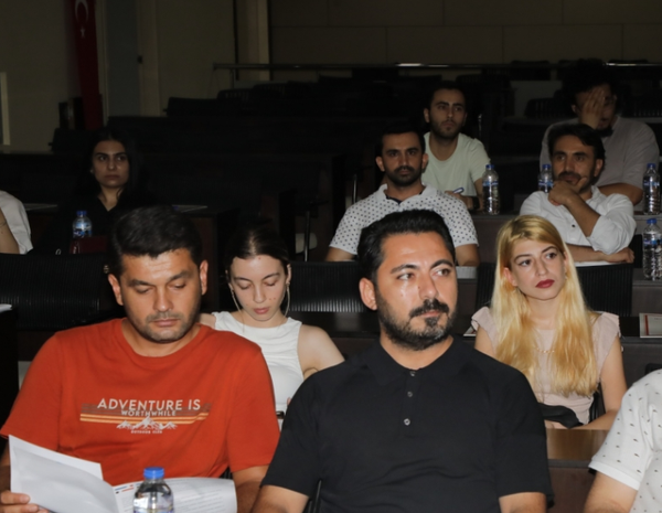 Adana Büyükşehir Belediyesi'nden Gençlik Stratejisi Atölyesi
