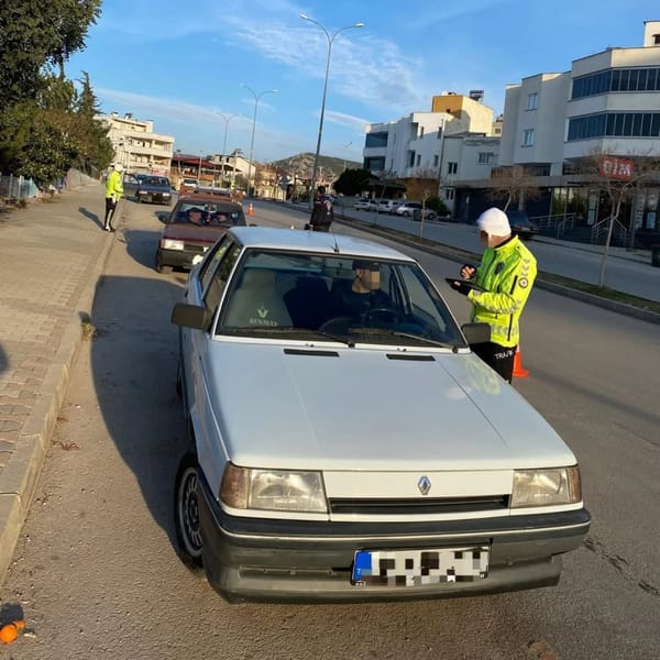 Kozan’da Uyuşturucu Satıcısı 5 Kişi Yakalandı