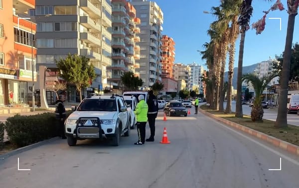 Kozan'da Mala Zarar Verme ve Yağma Suçundan 2 Şahıs Tutuklandı