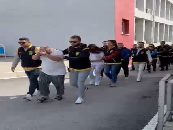 Adana'da Fuhuş ve Kara Para Operasyonu: 7 Kişi Tutuklandı