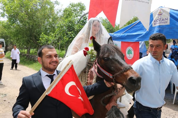 Cücenoğlu Sülalesinin Geleneksel Şenliği Ulu Çınar'ın Gölgesinde Coşkuyla Kutlandı