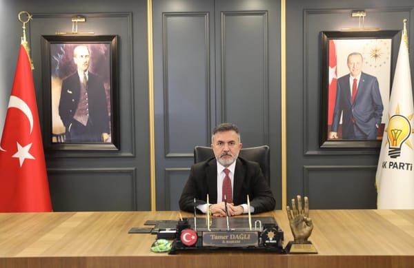 AK Parti Adana İl Başkanı Tamer Dağlı Kozan'ın Kurtuluş Günü İçin Mesaj Yayınladı