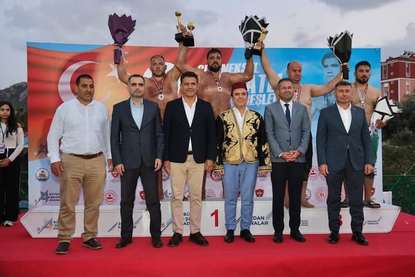 Kozan'da Düzenlenen 9. İsmet Atlı Güreşlerinin Başpehlivanı Recep Kara Oldu!