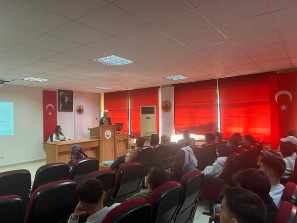 Kozan MYO’da Sağlık Mesaisi: 4 Uzman İsim Öğrencilerle Buluştu