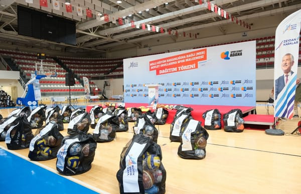 Adana’da 500 Okula Spor Malzemesi Dağıtıldı