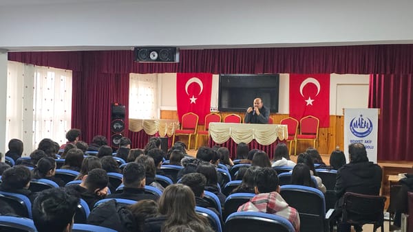 Mehmet Akif Ersoy Lisesinde İslamda Kadının Yeri Konuşuldu